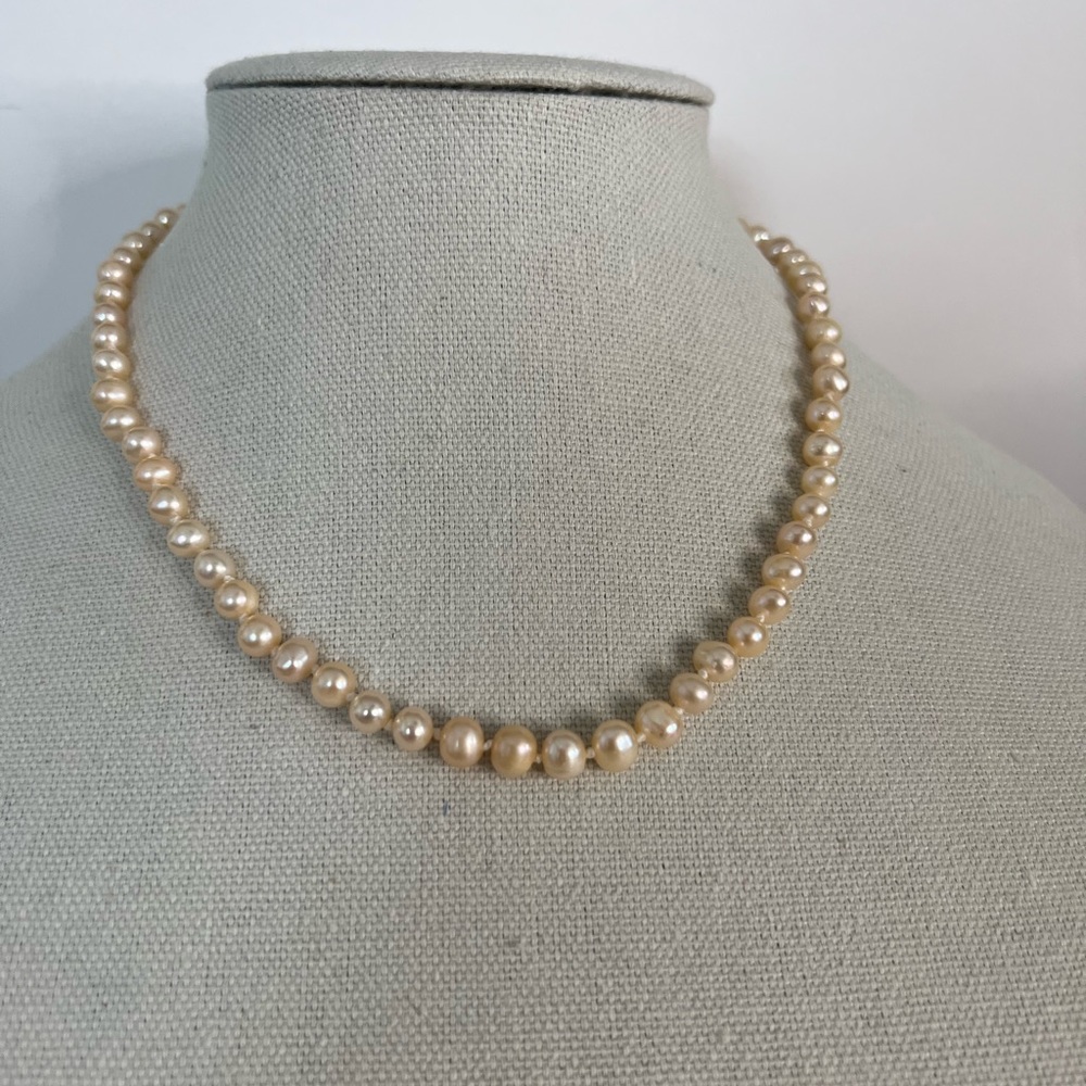 Genuine Pearl Necklace - Picture 4 of 4